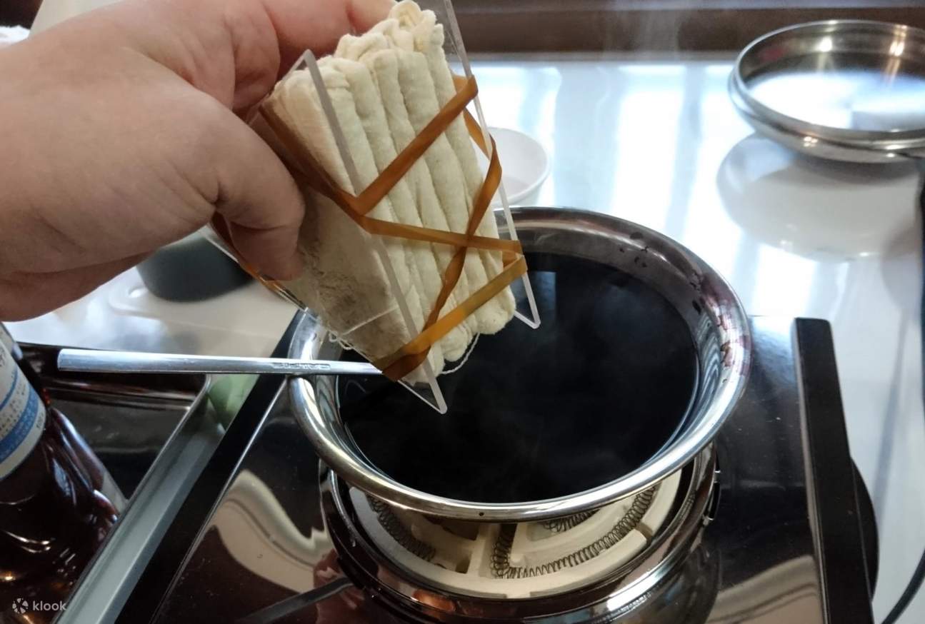 Kyoto : Atelier de teinture de l’étole Snowflake Shibori